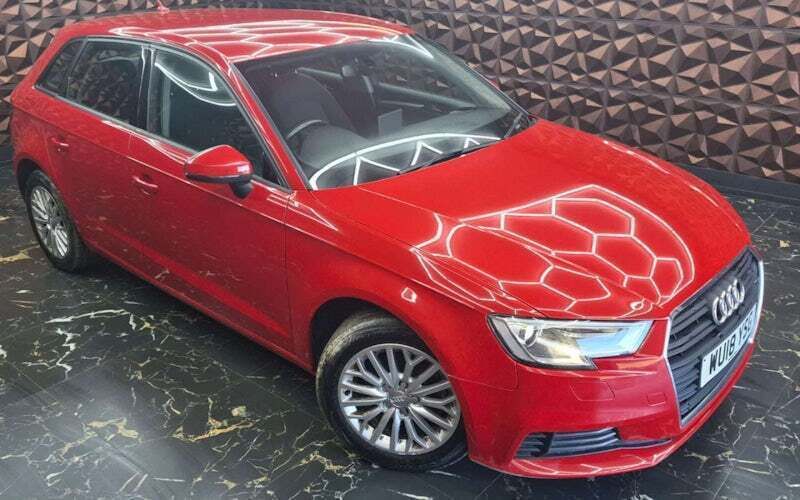 Used Audi A3 Sportback Advanced 116 HP (85 kW) 2018 Red Hatchback