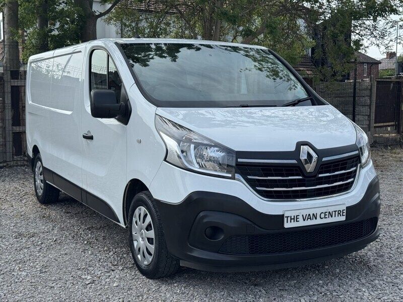 White Used 2021 Renault Trafic Business Van | £8,985 (Fair price) - Image 1/4