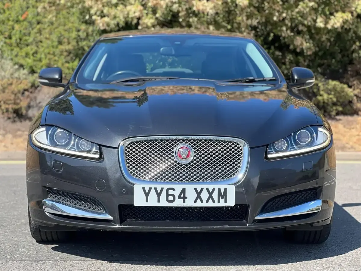 Used Jaguar XF Luxury 160 HP (117 kW) 2015 Grey Sedan