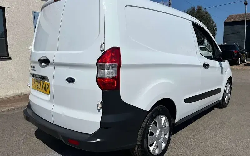 Used Ford Transit Courier Trend 101 HP (74 kW) 2020 White Van