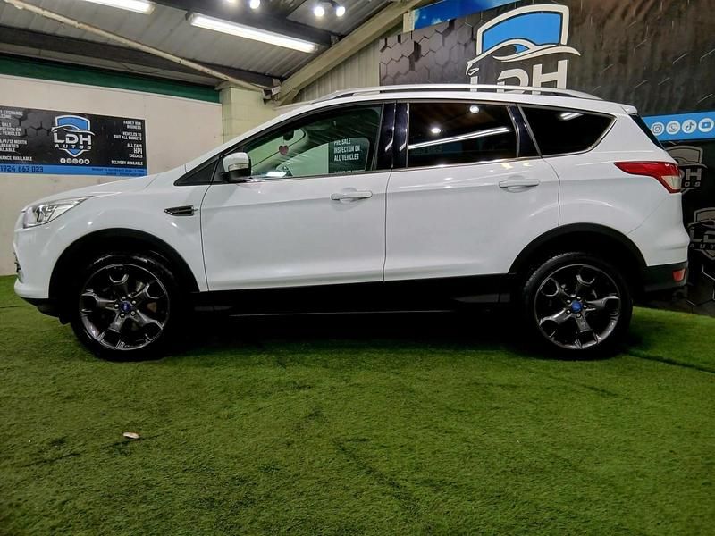 Used Ford Kuga Titanium 2015 White SUV