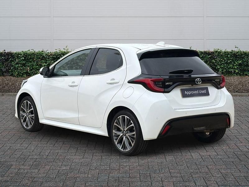 Used Toyota Yaris Hybrid 2023 White Hatchback
