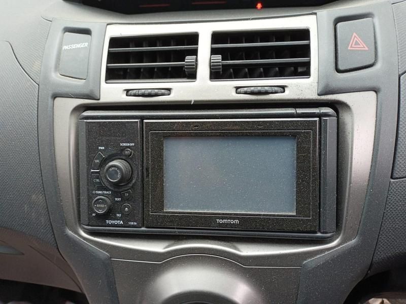 Used Toyota Yaris 2011 Blue Hatchback