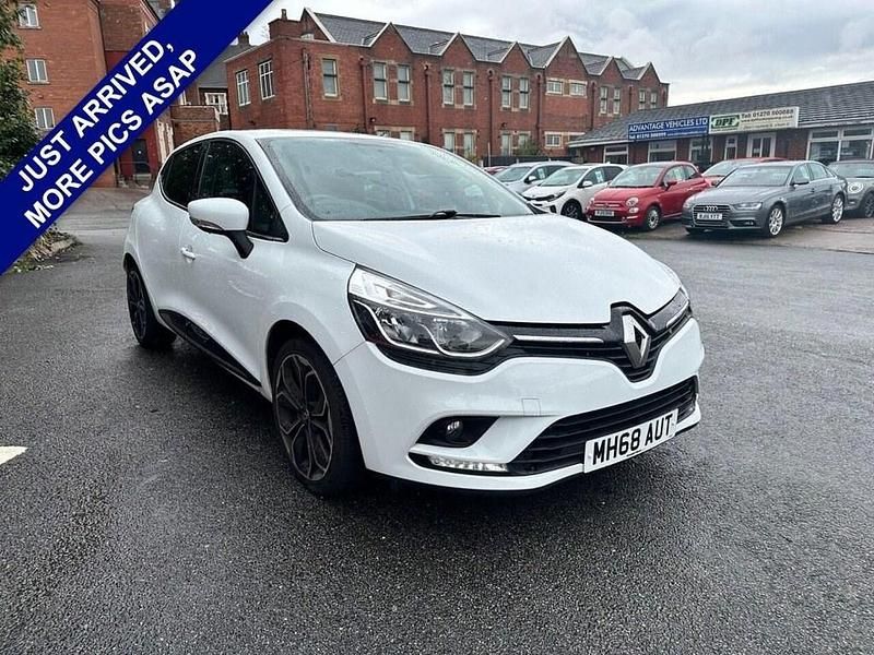 White Used 2019 Renault Clio IV Iconic Hatchback | £6,695 (Fair price) - Image 1/4