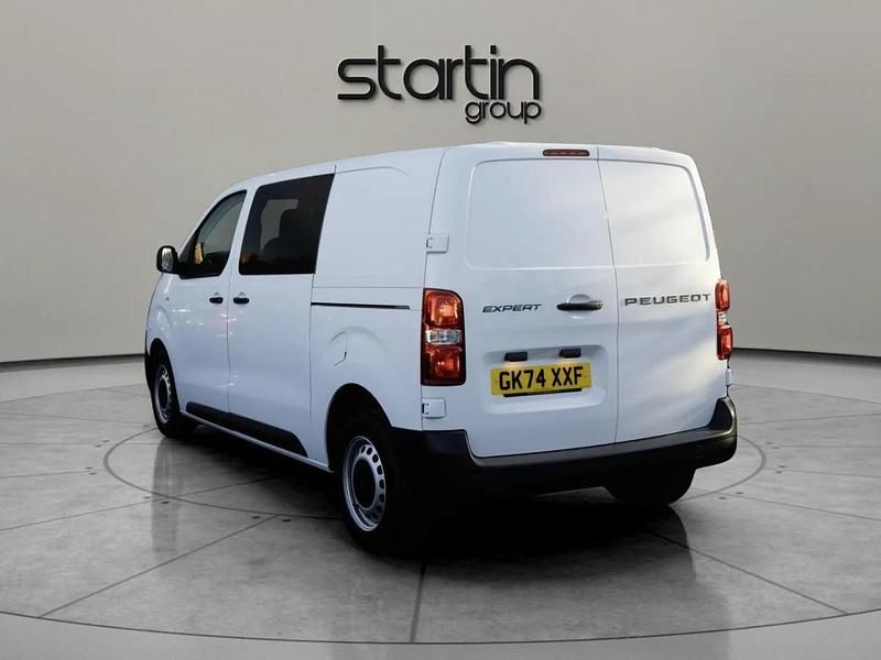 Used Peugeot Expert 143 HP (105 kW) 2024 White Van