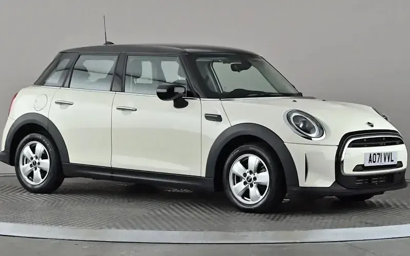 Used Mini Cooper Classic 136 HP (100 kW) 2021 Hatchback