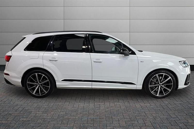 Used Audi Q7 Black Edition 286 HP (210 kW) 2020 Glacier white SUV