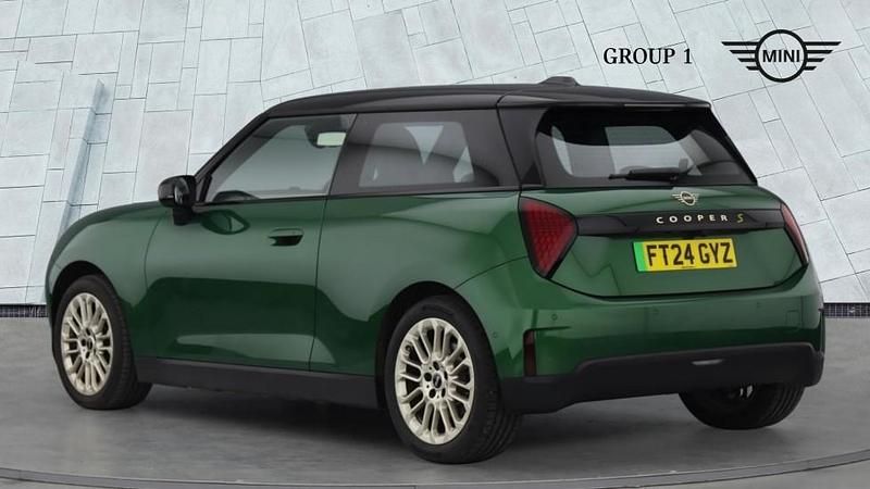 Used Mini Cooper SE Hatch 158 kW (215 HP) 2024 Green Hatchback