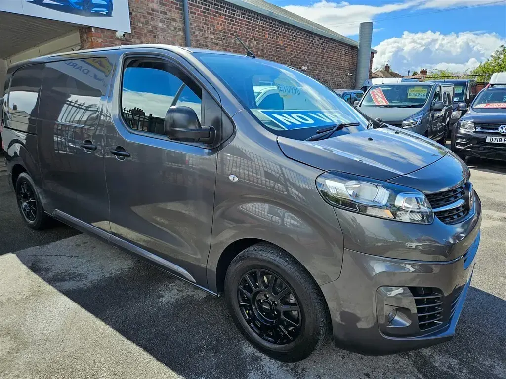 Used Vauxhall Vivaro S 100 HP (73 kW) 2022 Grey MPV