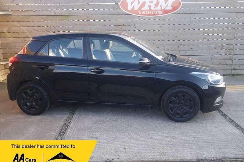 Used Hyundai i20 84 HP (61 kW) 2015 Black Hatchback