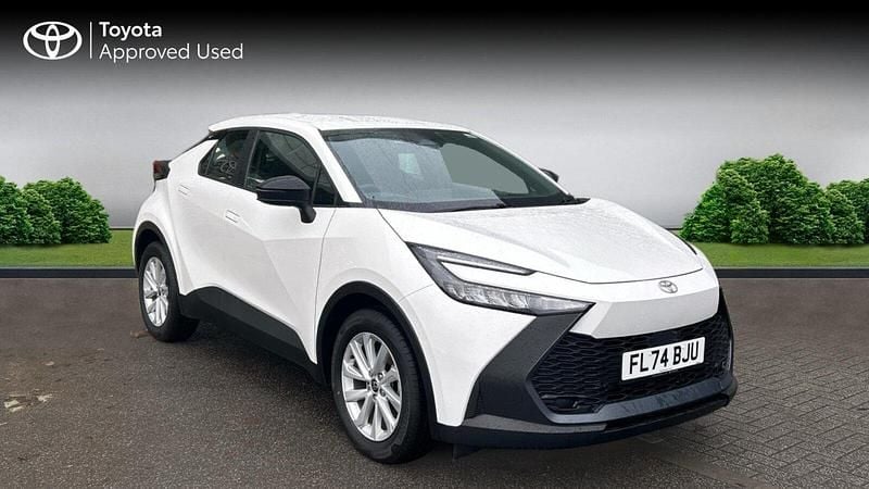 Pure white Used 2024 Toyota C-HR SUV | £22,590 (Good price) - Image 1/2