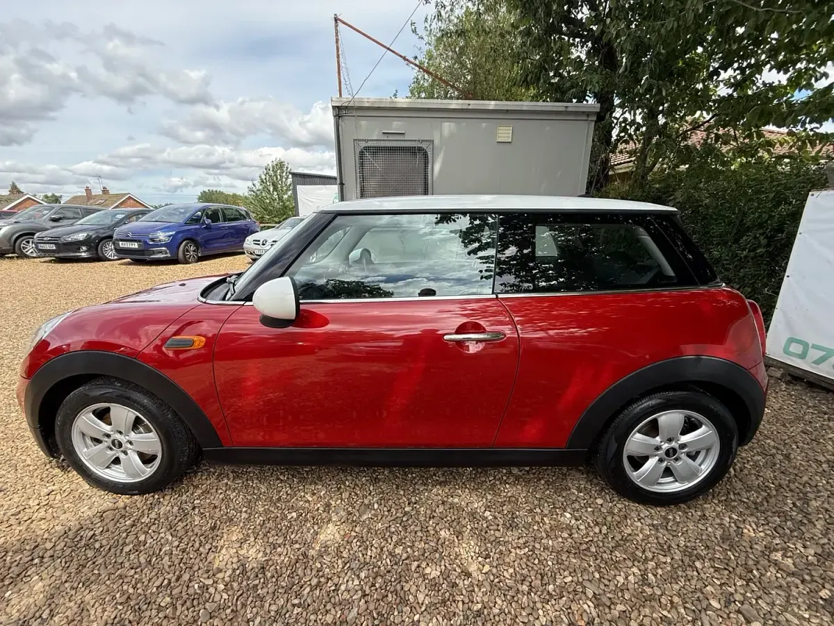 Used Mini Cooper Hatch 2016 Red Hatchback