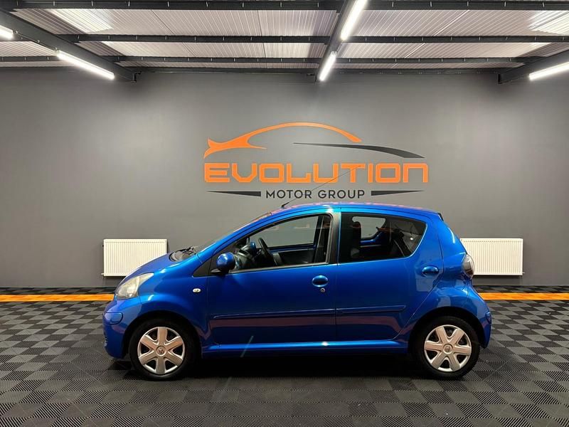Used Toyota Aygo 67 HP (49 kW) 2009 Blue Hatchback