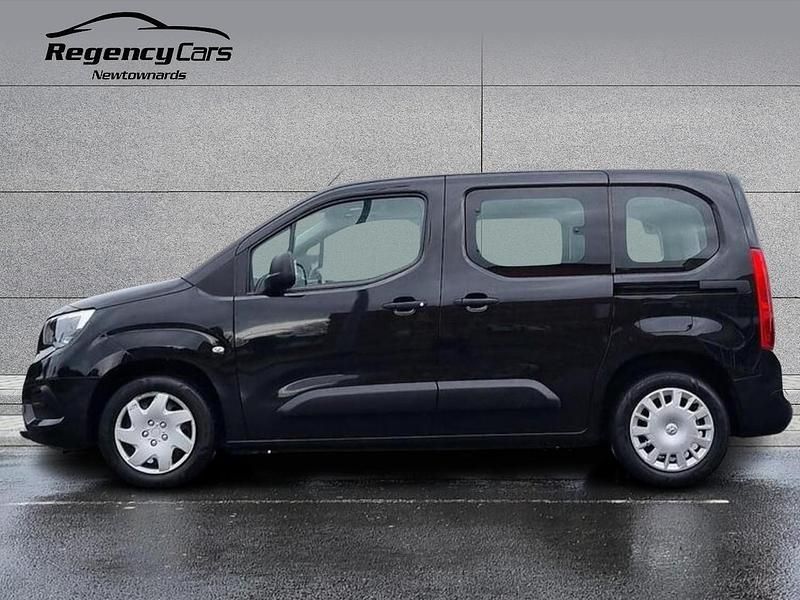 Used Vauxhall Combo Design Edition 99 HP (72 kW) 2019 Black MPV