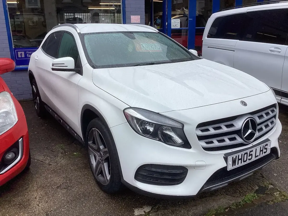 Used Mercedes GLA200 AMG line 134 HP (98 kW) 2018 White SUV