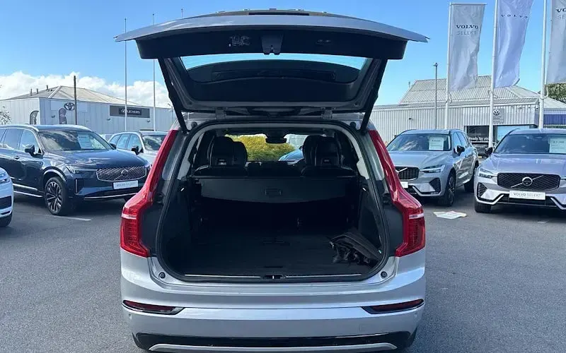 Used Volvo XC90 Plus 235 HP (172 kW) 2024 Silver SUV