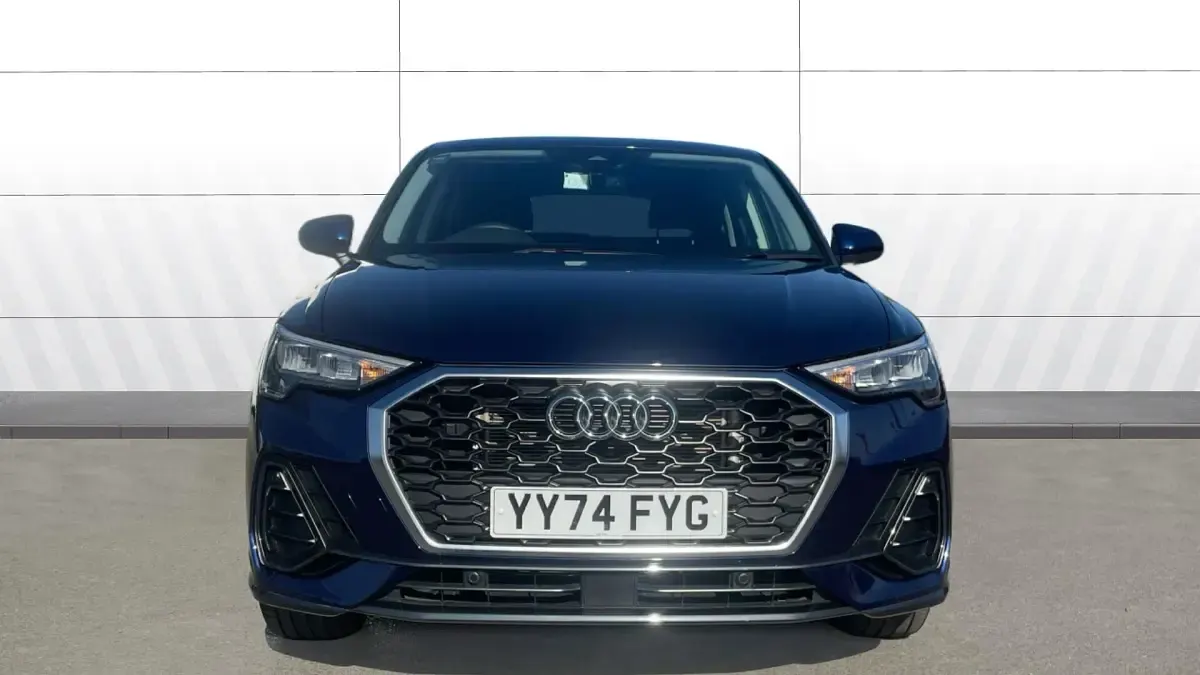 Usado Audi Q3 Sport 150 HP (110 kW) 2024 Azul SUV