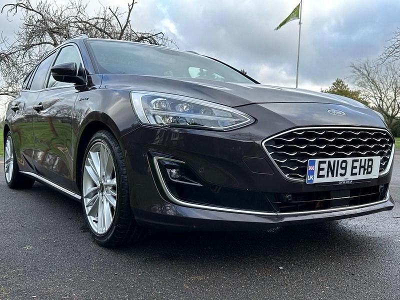 Used Ford Focus Vignale 182 HP (133 kW) 2019 Mauve/purple Estate