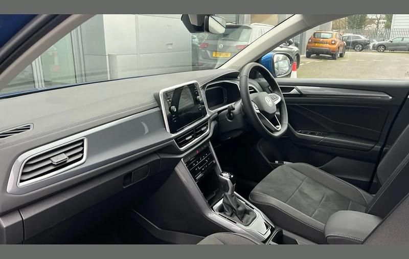 New VW T-Roc Style 147 HP (108 kW) 2025 Blue SUV