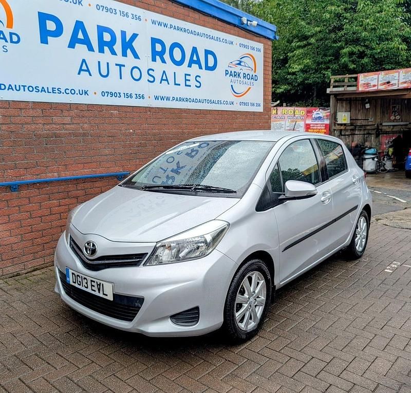 Silver Used 2013 Toyota Yaris Hatchback | £4,495 (Fair price) - Image 1/3