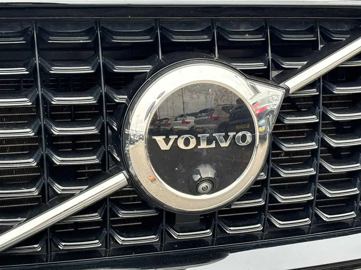 Used Volvo XC90 Plus 250 HP (183 kW) 2024 Black SUV