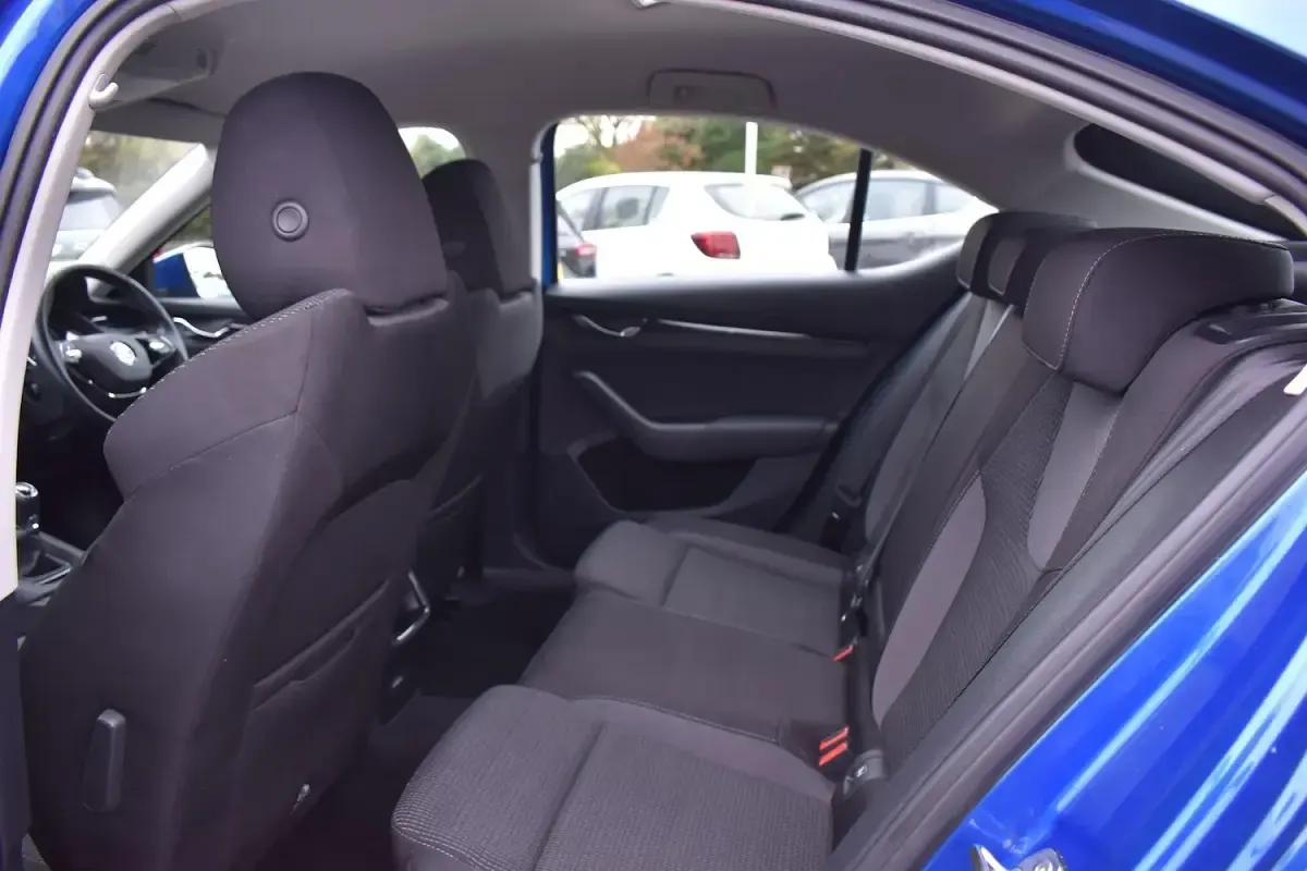 Used Skoda Octavia SE 110 HP (80 kW) 2023 Blue Hatchback