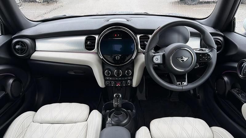 Used Mini Cooper Exclusive 134 HP (98 kW) 2023 Black Hatchback