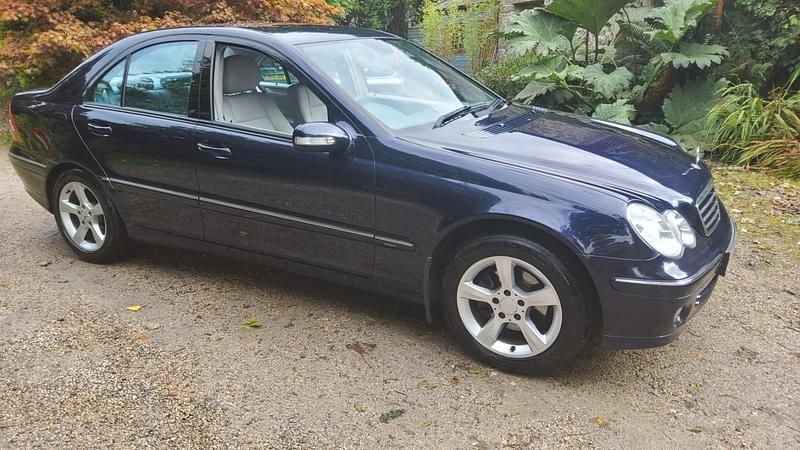 Begagnad Mercedes C220 Avantgarde 2007 Blå Sedan