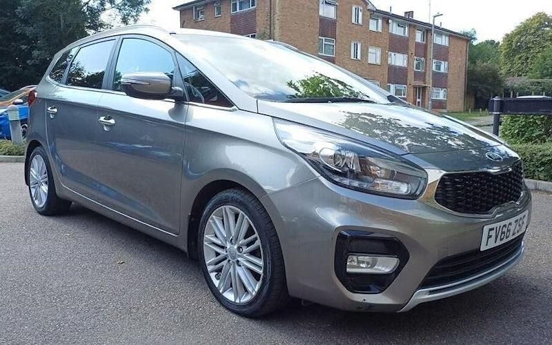 Silver Used 2017 Kia Carens 3 MPV | £7,988 (Fair price) - Image 1/4