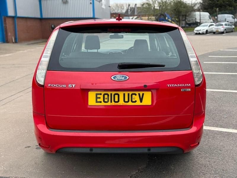 Used Ford Focus Titanium 134 HP (98 kW) 2010 Red Estate
