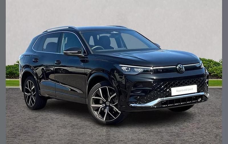 Black Used 2025 VW Tiguan R-line SUV | £41,995 (Fair price) - Image 1/4