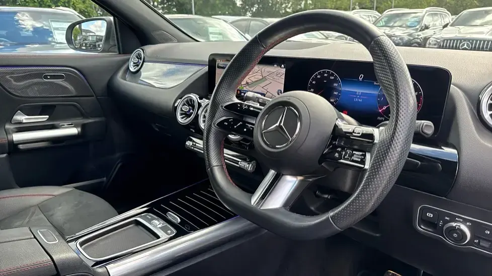 Used Mercedes GLA200 Executive 163 HP (119 kW) 2024 Grey SUV