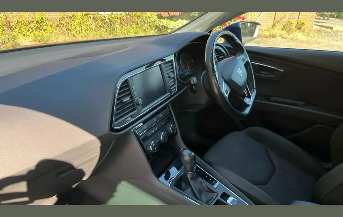 Used Seat Leon FR 150 HP (110 kW) 2017 Blue Estate