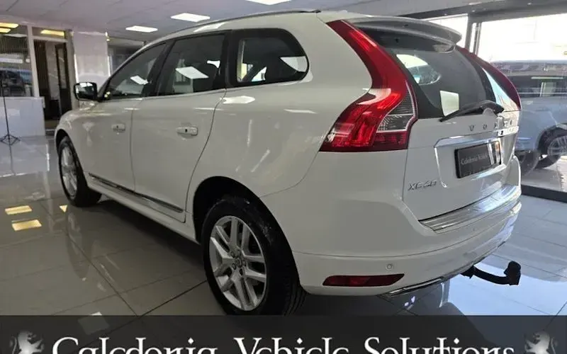Used Volvo XC60 SE Lux 220 HP (161 kW) 2017 White SUV