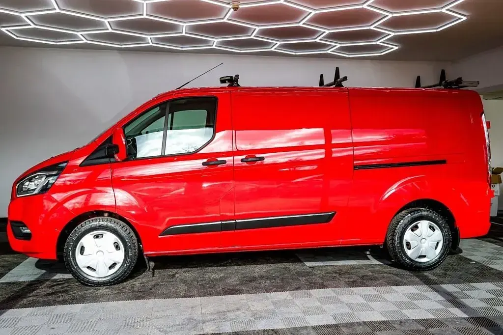 Używany Ford Transit Custom Trend 130 KM (95 kW) 2021 Czerwony Van
