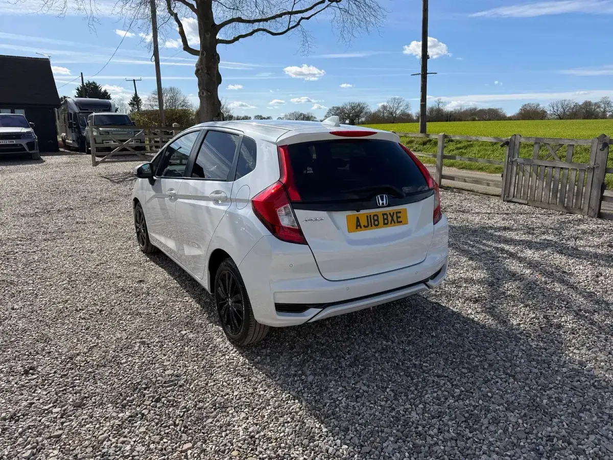 Used Honda Jazz EX 102 HP (75 kW) 2018 White Hatchback