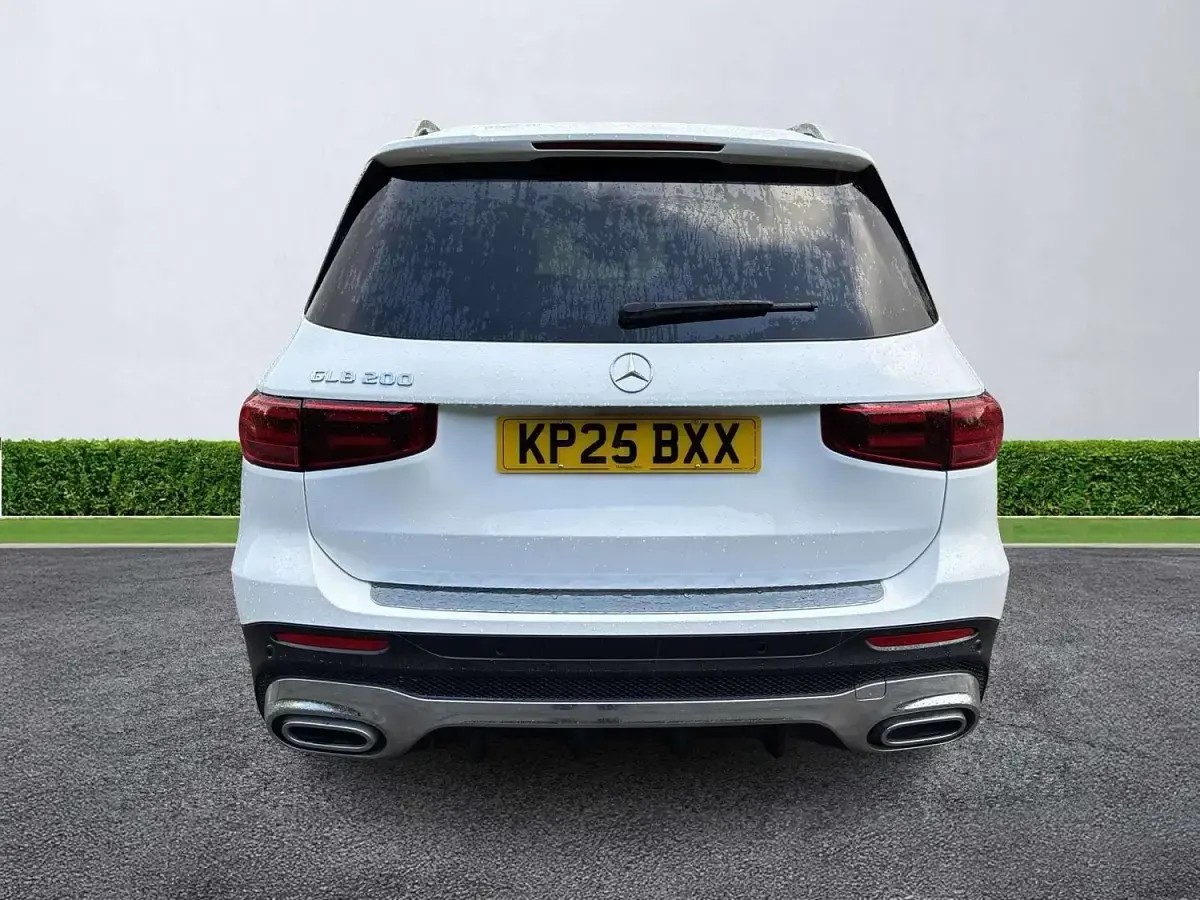 Begagnad Mercedes GLB200 Executive 163 HK (119 kW) 2025 Vit SUV