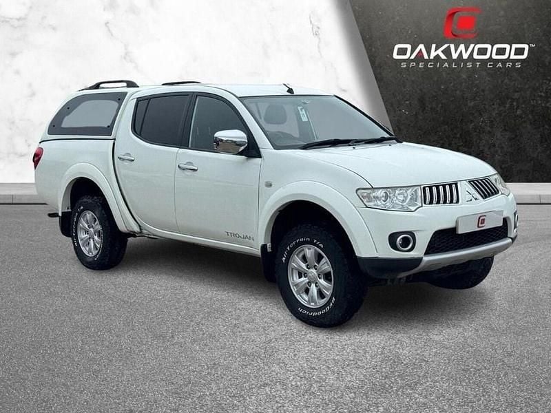 White Used 2013 Mitsubishi L200 Pickup | £8,995 (Fair price) - Image 1/3