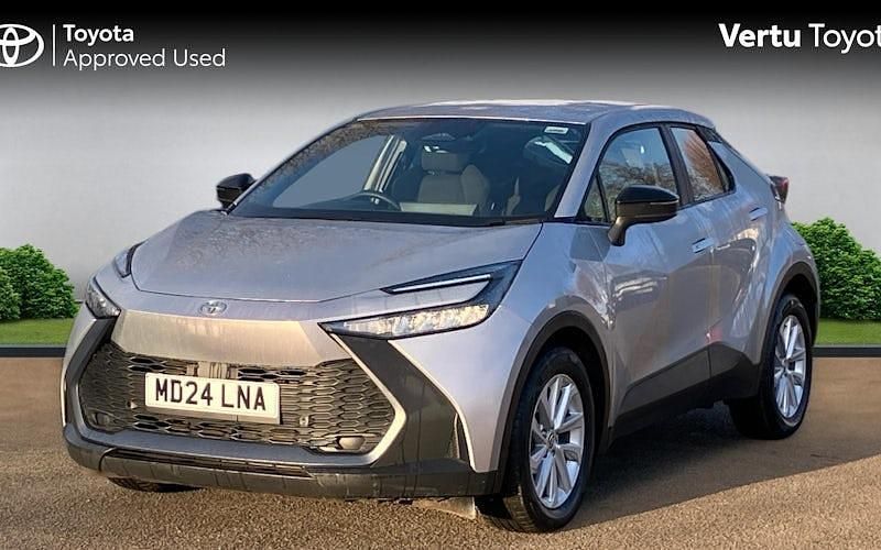 Used Toyota C-HR 140 HP (102 kW) 2026 SUV