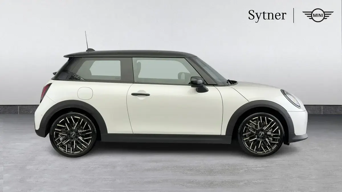 New Mini Cooper Hatch 113 kW (154 HP) 2026 White Hatchback