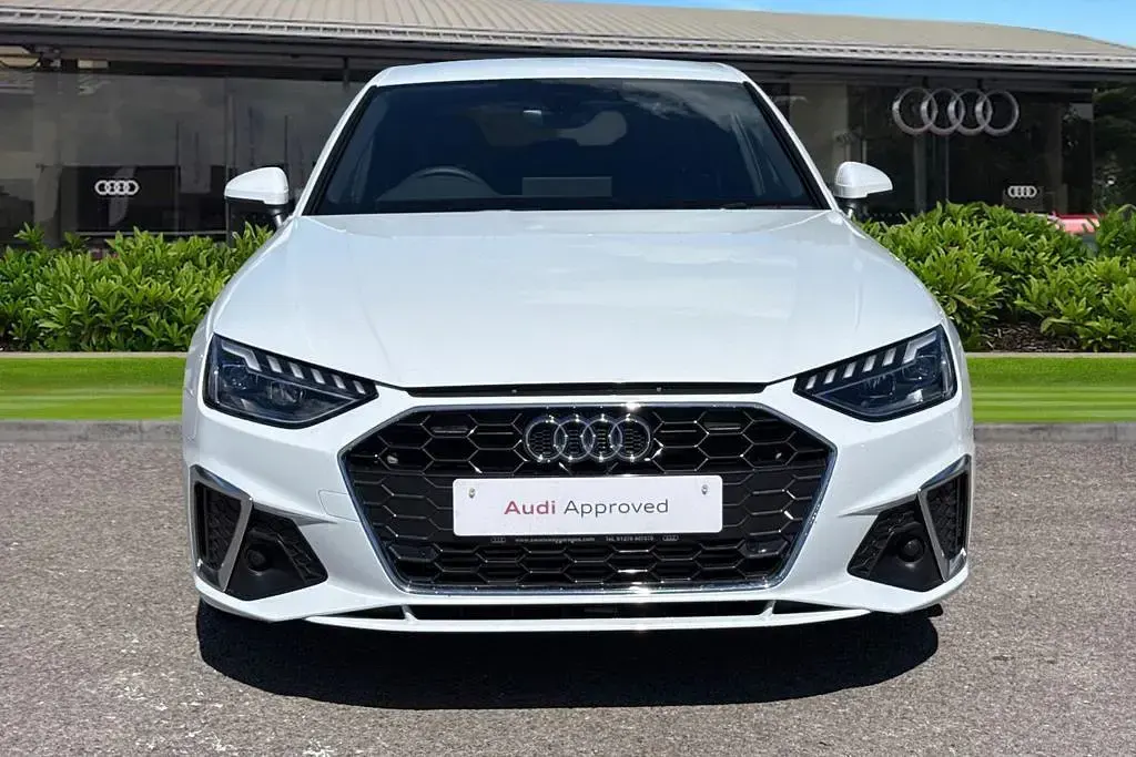 Used Audi A4 S-Line 150 HP (110 kW) 2024 White Sedan