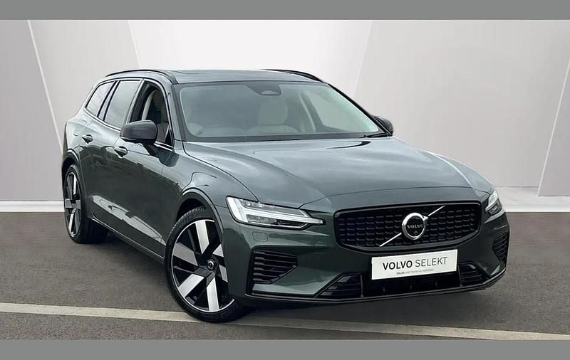 New Volvo V60 Ultra 449 HP (330 kW) 2026 Green Estate