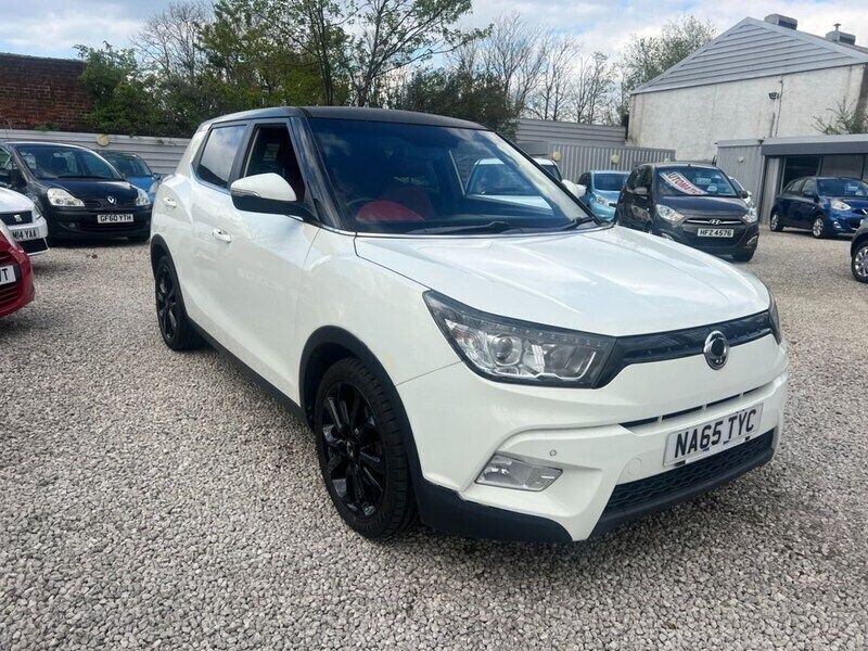 White Used 2015 Ssangyong Tivoli SUV | £6,000 - Image 1/4