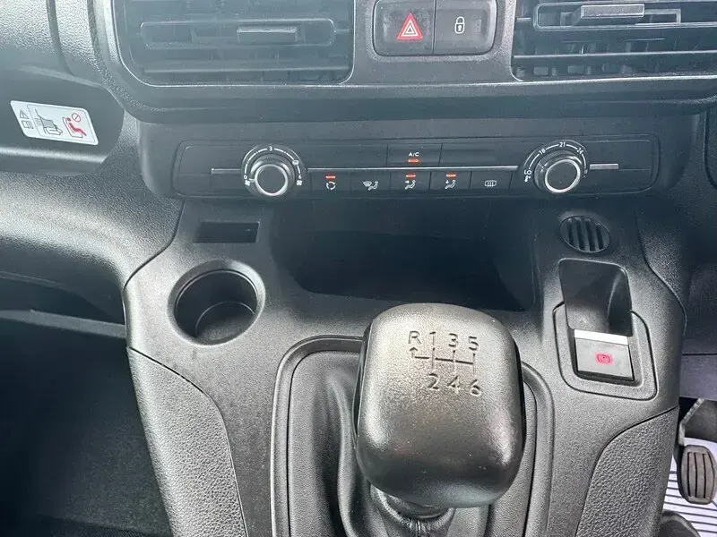 Used Peugeot Partner Premium 131 HP (96 kW) 2022 White MPV