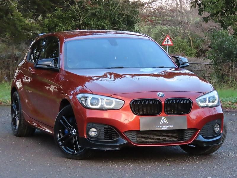 Begagnad BMW 116 Efficient Dynamics 2019 Orange Halvkombi