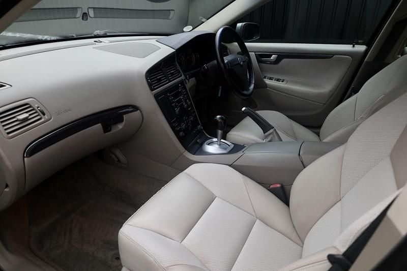 Used Volvo S60 210 HP (154 kW) 2004 Grey Sedan