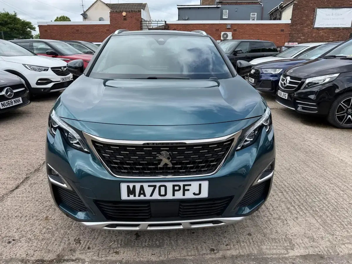 Usado Peugeot 5008 GT-line 2020 Verde SUV