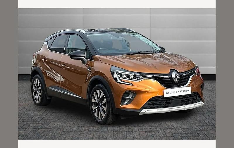 Used Renault Captur Version S 160 HP (117 kW) 2021 Desert orange with diamond black roof SUV