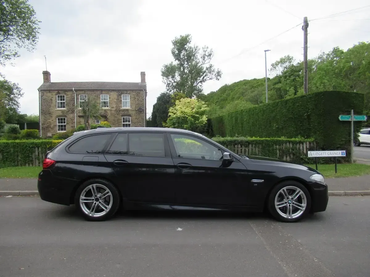 Used BMW 520 M Sport 190 HP (139 kW) 2015 Black Estate