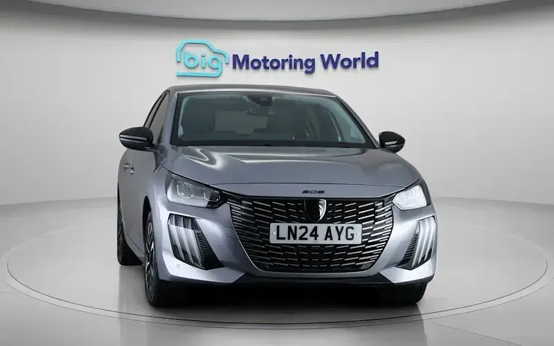 Used Peugeot 208 Allure 102 HP (75 kW) 2024 Grey Hatchback